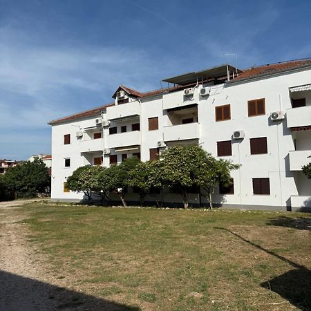Apartamento Casa Trussardi Pirovac Exterior foto
